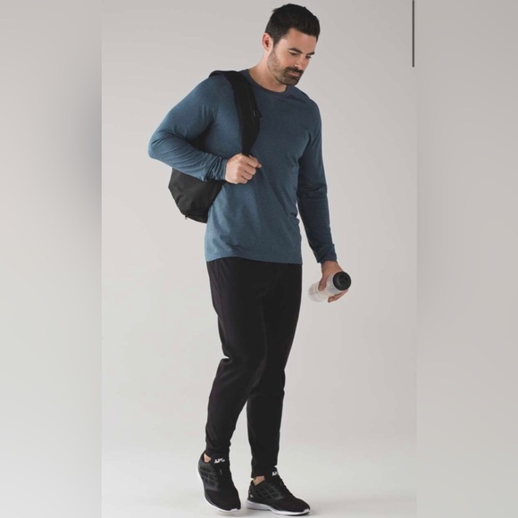 Lululemon Metal Vent Tech Long Sleeve base layer  Iron Blue size large - Picture 2 of 11